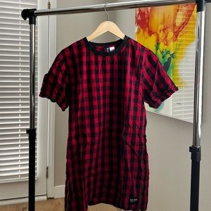 Red and black long lined tee